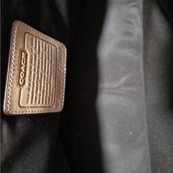 Coach Men's Olive and Tan Signature Messenger Bag - Picture 15 of 16